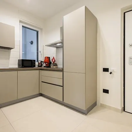 Via Niccolo Tommaseo 4 - 3 Apartamento *