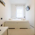 Via Niccolo Tommaseo 4 - 3 Appartement Napels