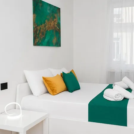 Via Niccolo Tommaseo 4 - 3 Appartement Naples